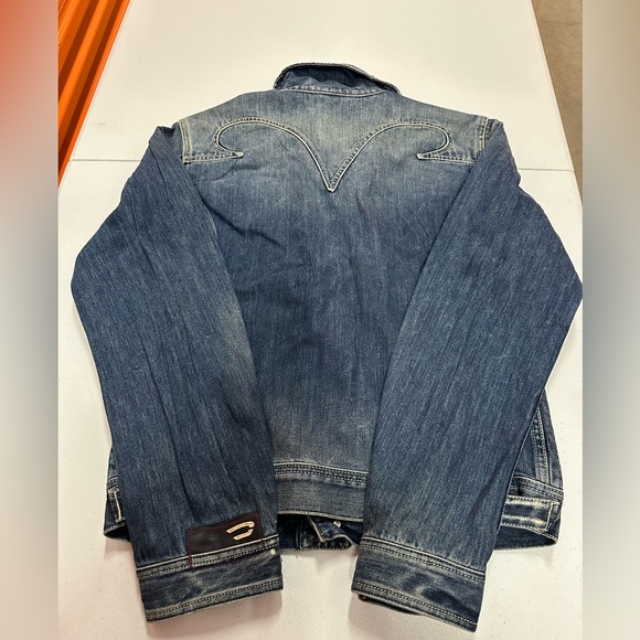 Diesel denim jacket size L 
Pit to pit: 21 1/2
Length: 25 1/2 - Picture 2 of 6